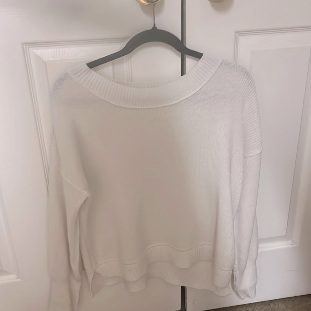 SO xs white sweater
